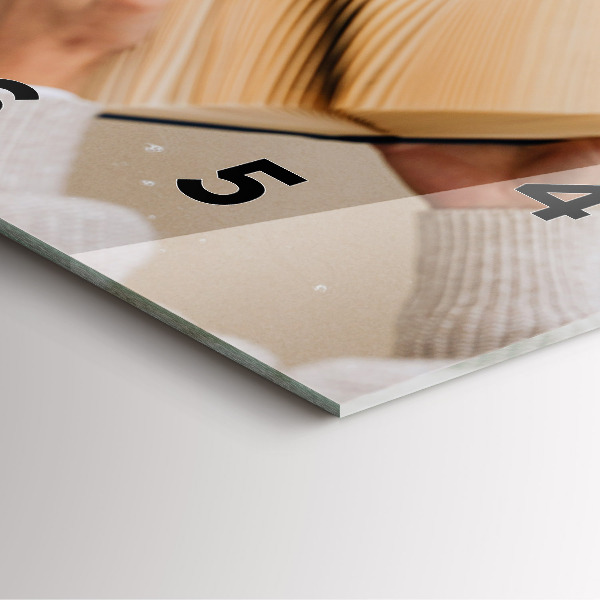 Orologio quadrato Un momento con un libro