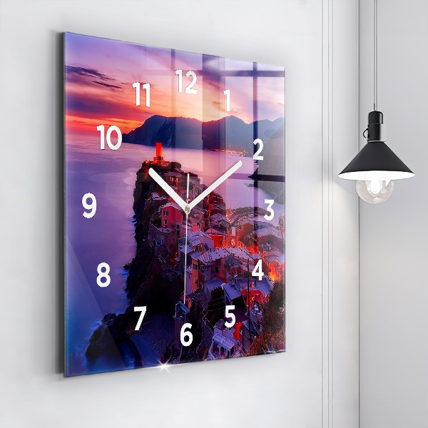 Orologio quadrato Case vicino al lago