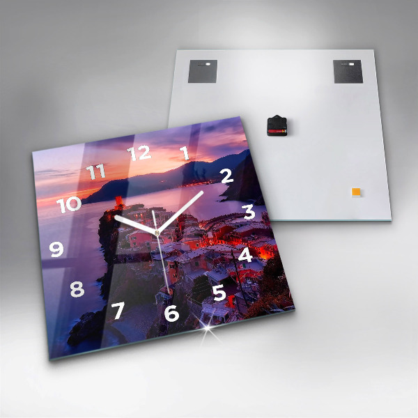 Orologio quadrato Case vicino al lago