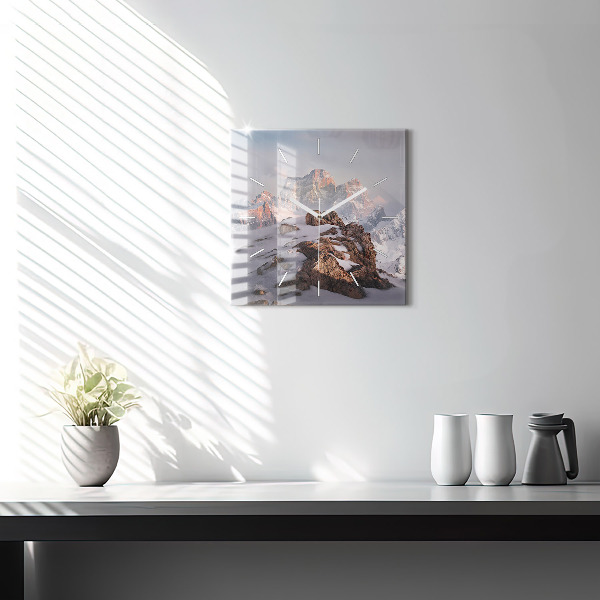 Orologio quadrato Una montagna coperta di neve