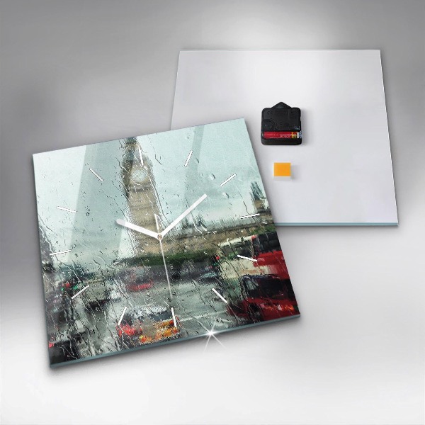 Orologio quadrato Londra piovosa