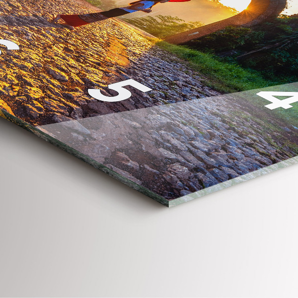 Orologio quadrato Parco Surat Thani Thailandia