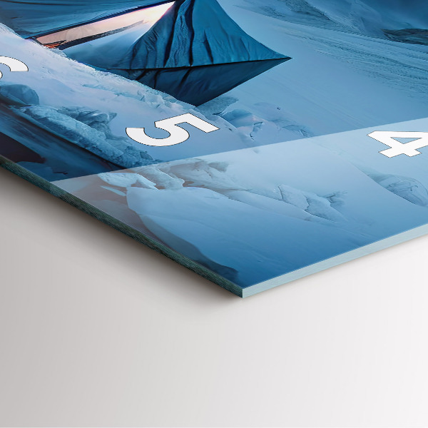 Orologio quadrato Tenda sulle montagne dell'Islanda