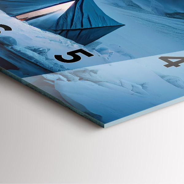 Orologio quadrato Tenda sulle montagne dell'Islanda