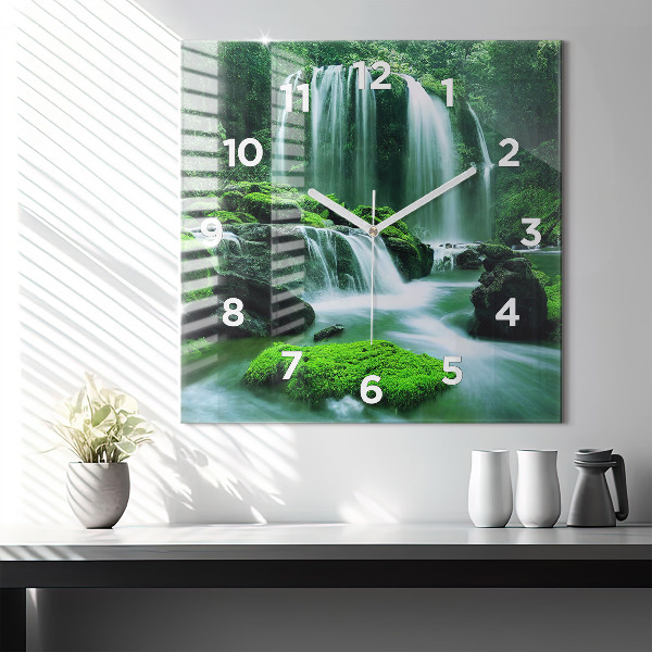 Orologio quadrato Cascata tra il muschio
