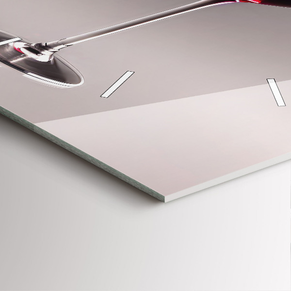 Orologio quadrato Un bicchiere di vino rosso