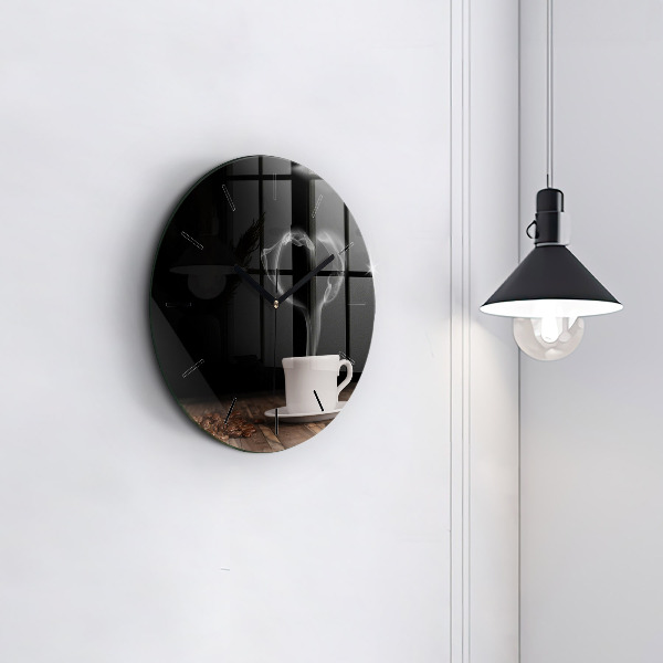 Orologio rotondo Una tazza di caffè caldo