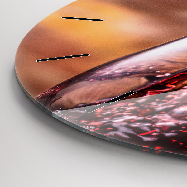 Orologio rotondo Un bicchiere di vino rosso