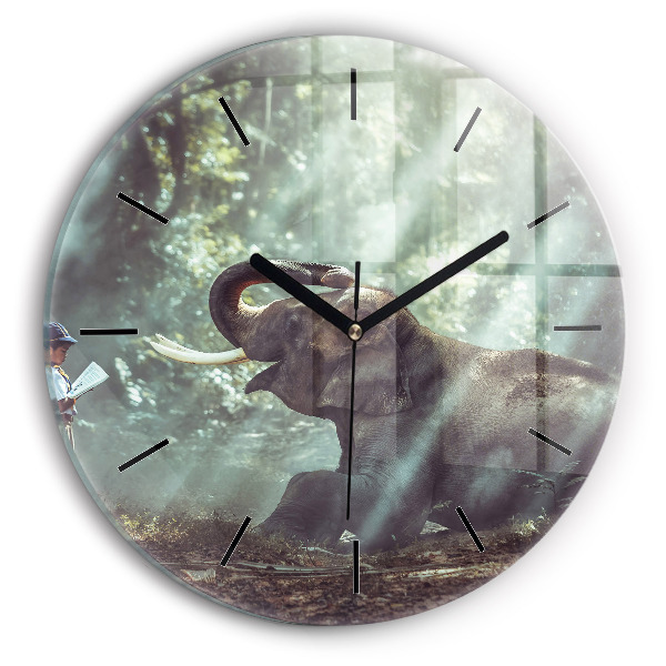 Orologio rotondo in vetro Un ragazzo sta leggendo un libro