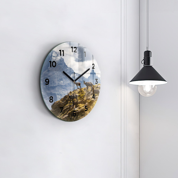 Orologio rotondo in vetro Capra in Valle d'Aosta
