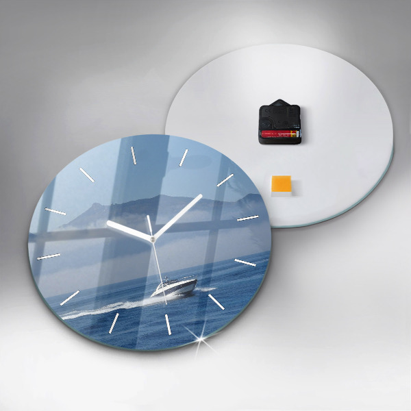 Orologio rotondo in vetro Una barca che galleggia sull'oceano