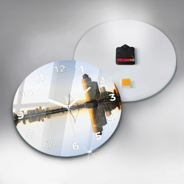 Orologio rotondo in vetro Una città sul fiume