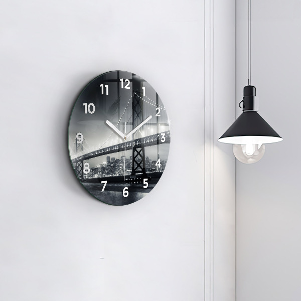 Orologio rotondo Ponte di San Francisco di notte